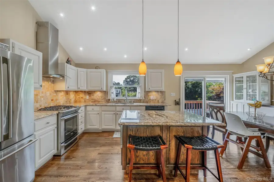 12 Alice Lane, Commack, NY 11725 - #3