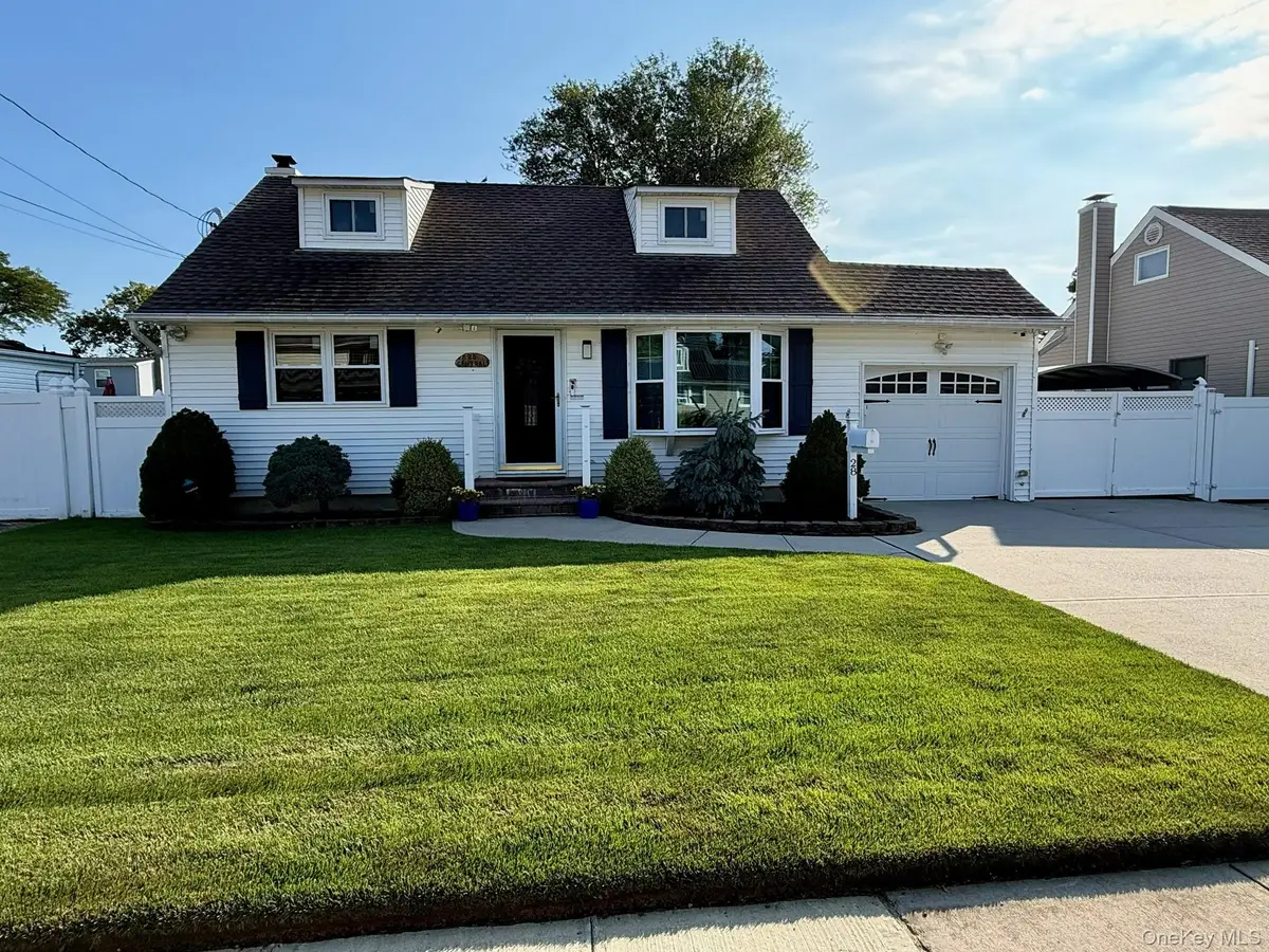 28 Central Avenue, North Babylon, NY 11703 - #1