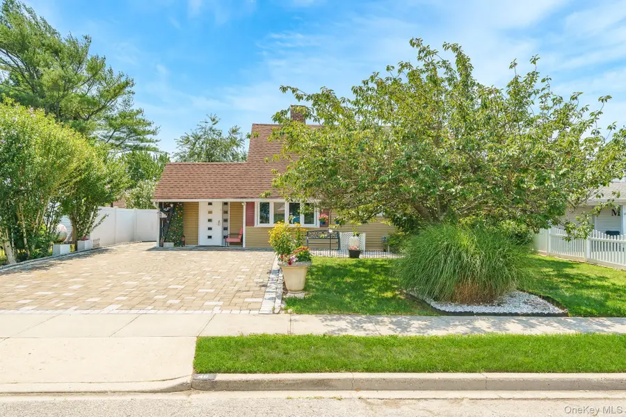 46 Elves Lane, Levittown, NY 11756 - #2