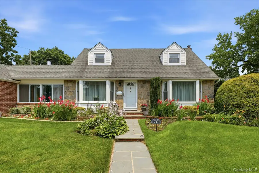 70 Birchwood Drive, New Hyde Park, NY 11040 - #3