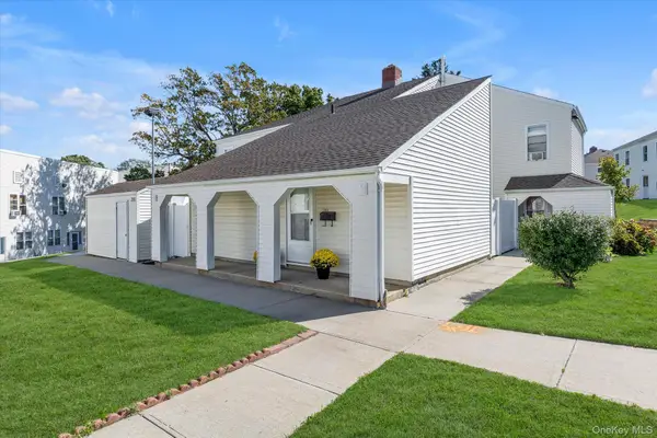 200 Lowndes Avenue #D, Huntington Station, NY 11746