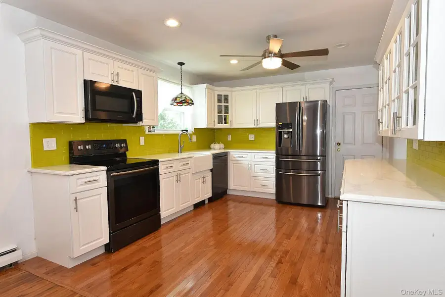 15 Center Avenue, Bay Shore, NY 11706 - #3
