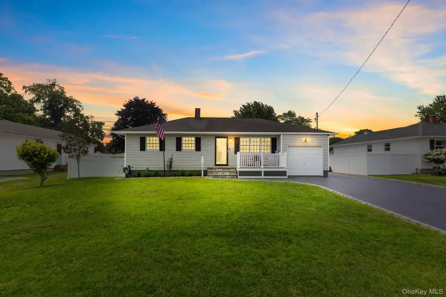 46 Andrea Lane, West Sayville, NY 11796 - #2