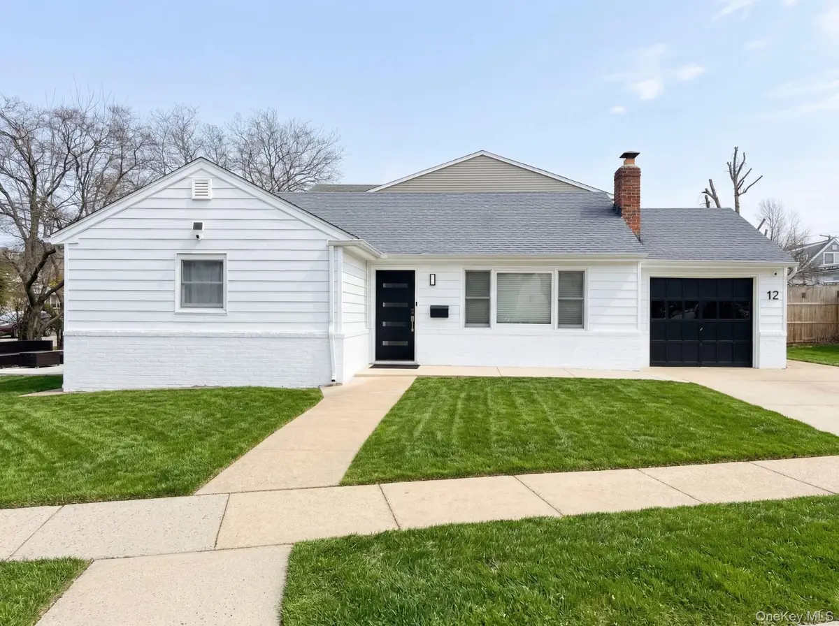 12 Deepdale Parkway, Albertson, NY 11507 - #1