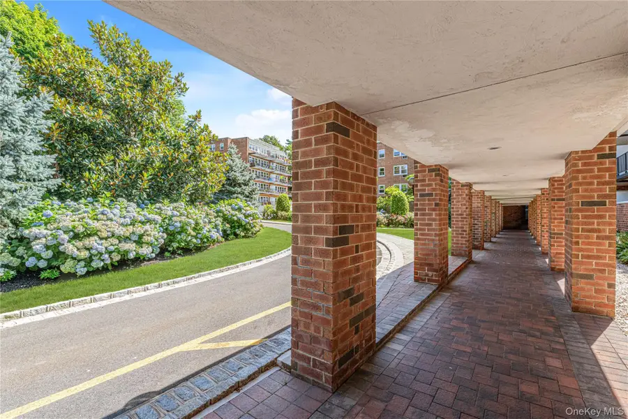 32 Pearsall Avenue #3F, Glen Cove, NY 11542 - #3