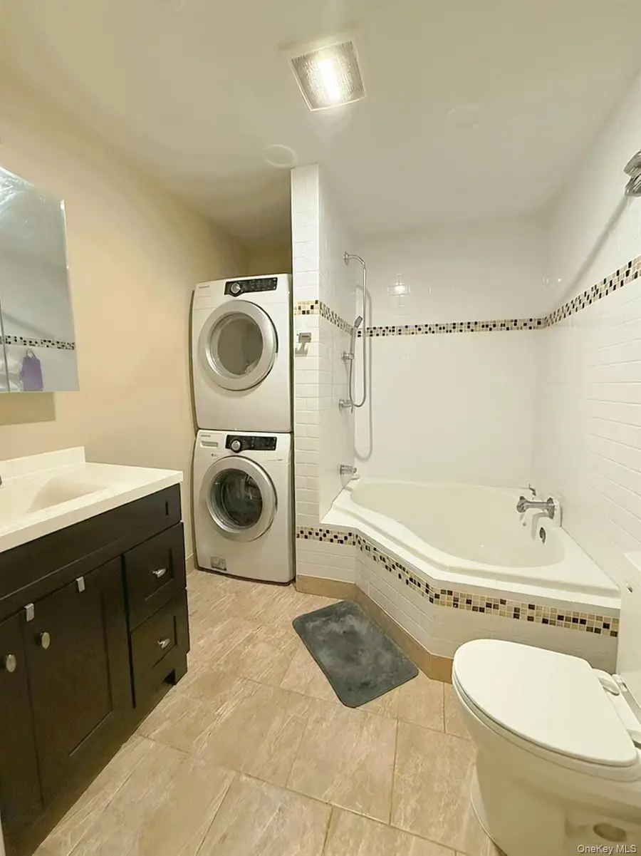 30 Book Lane, Levittown, NY 11756 - #3