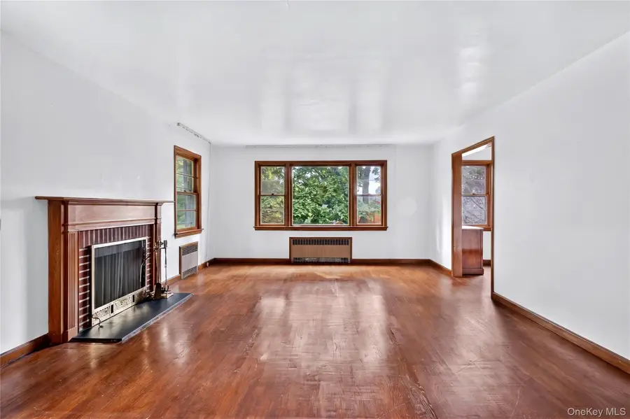 31 Orchard Farm Road, Port Washington, NY 11050 - #3