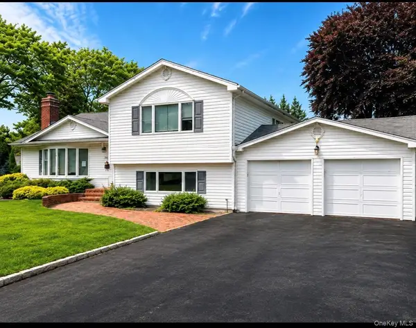 201 Wampum Lane, West Islip, NY 11795
