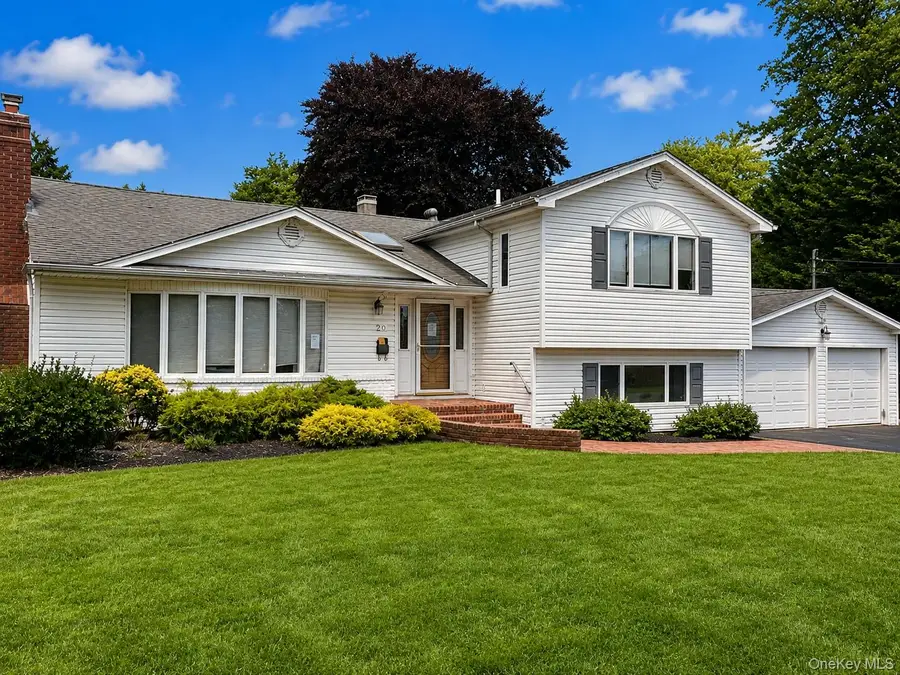 201 Wampum Lane, West Islip, NY 11795 - #2