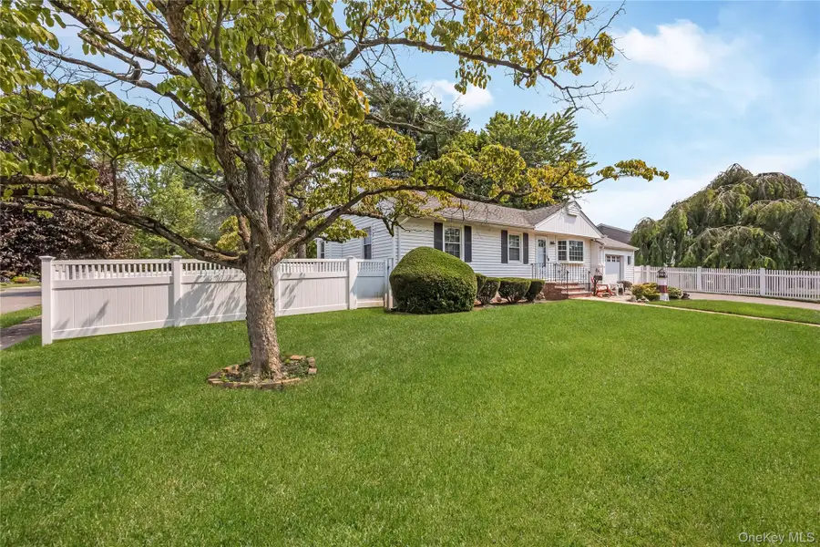 21 Bruce Lane, Farmingdale, NY 11735 - #3