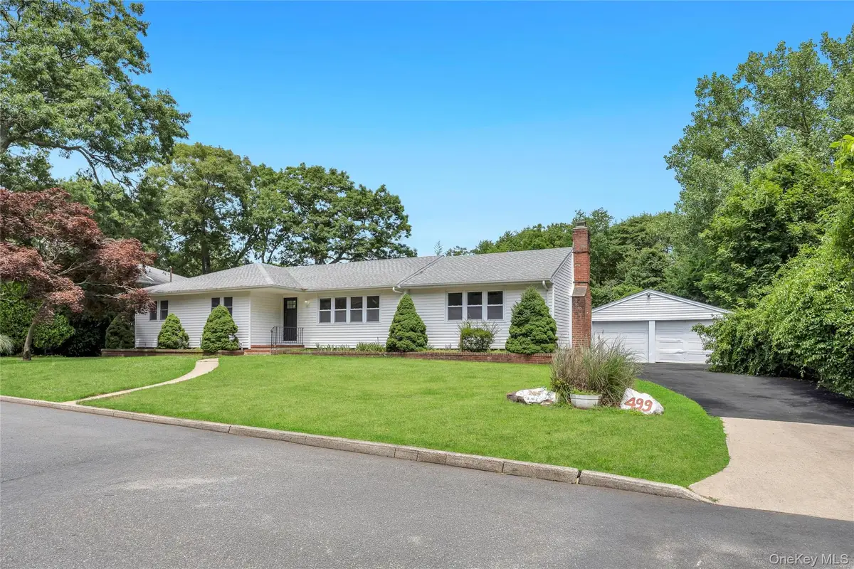 499 Silver, West Babylon, NY 11704 - #1