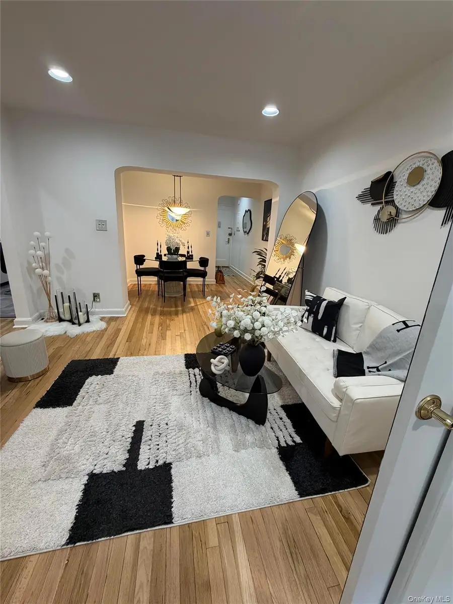 3 Town House Place #3c, Great Neck, NY 11021 - #3