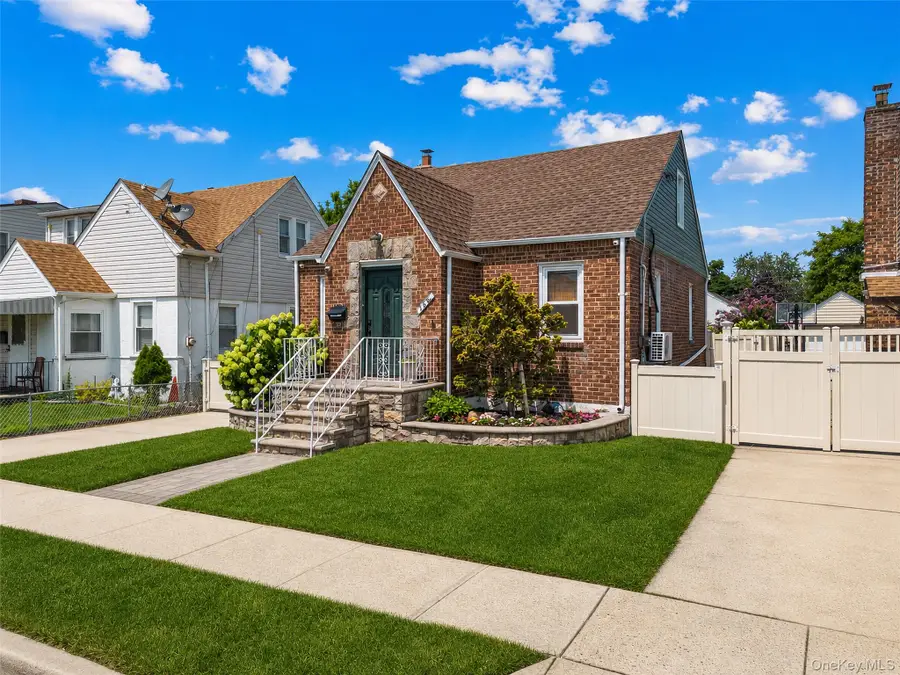 125 William Street, Valley Stream, NY 11580 - #3