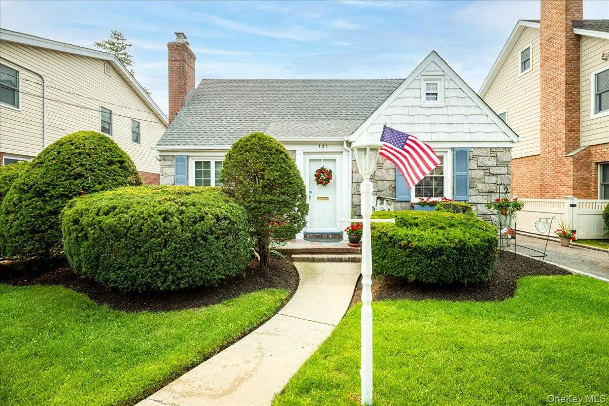131 Euston Road S, West Hempstead, NY 11552 - #1