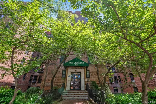 140-18 Burden Crescent #305, Briarwood, NY 11435