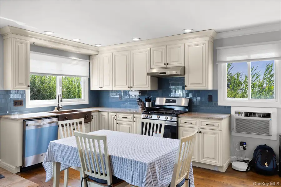 7 Edwards Drive, Shirley, NY 11967 - #3