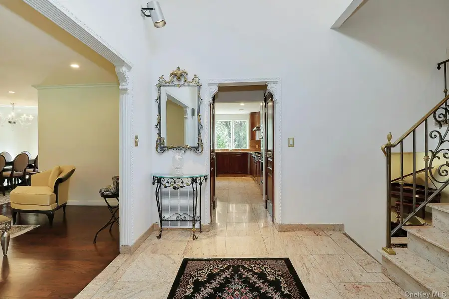 650 Bryant Avenue, Roslyn Harbor, NY 11576 - #3