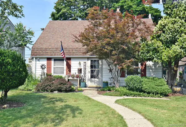 48 Barnyard Lane, Levittown, NY 11756