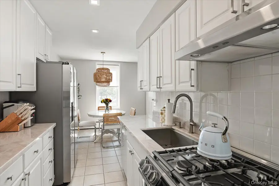 60 Hempstead Avenue #2C, Lynbrook, NY 11563 - #3