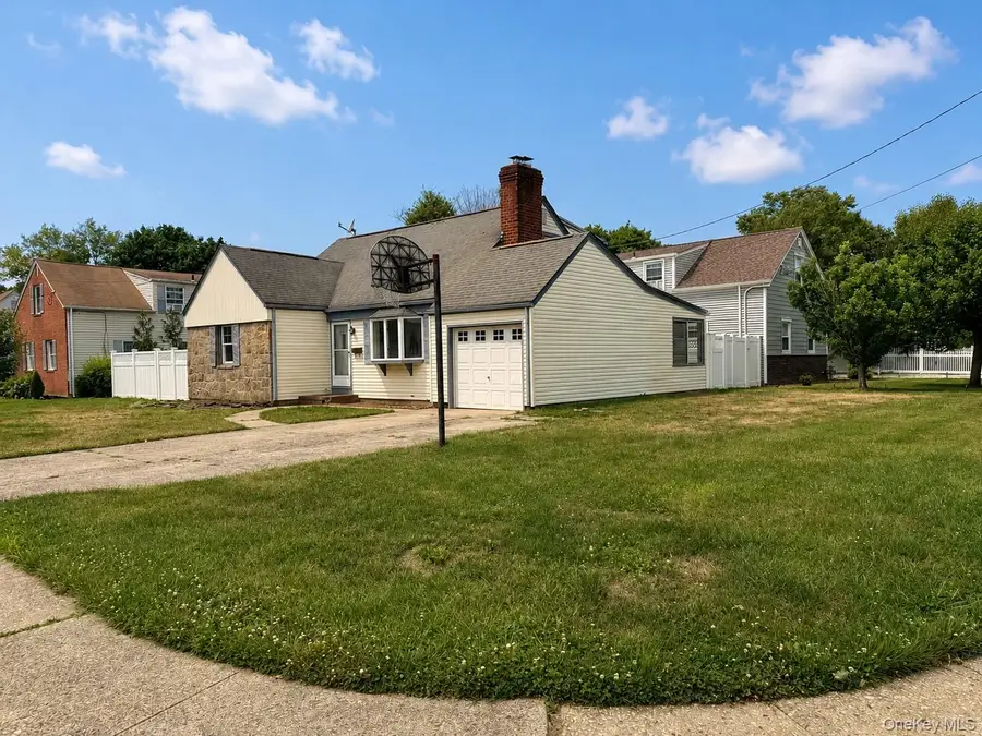 3385 Maplewood Drive S, Wantagh, NY 11793 - #3