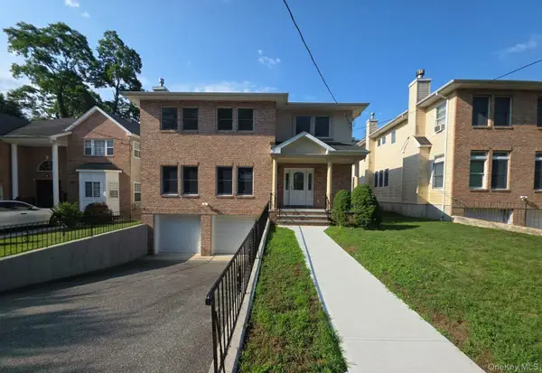 86 George Street, East Hills, NY 11577