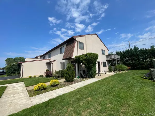 1 Anchorage Way #1501, Hempstead, NY 11520