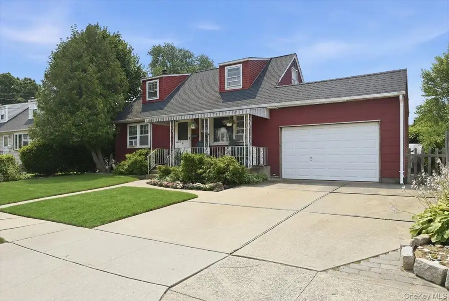 256 N Beech Street, Massapequa, NY 11758 - #3