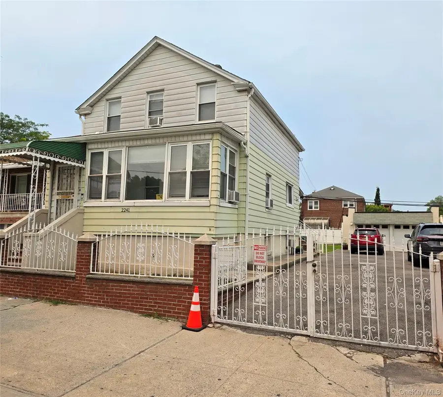 2241 Haviland Avenue, Bronx, NY 10462 - #3