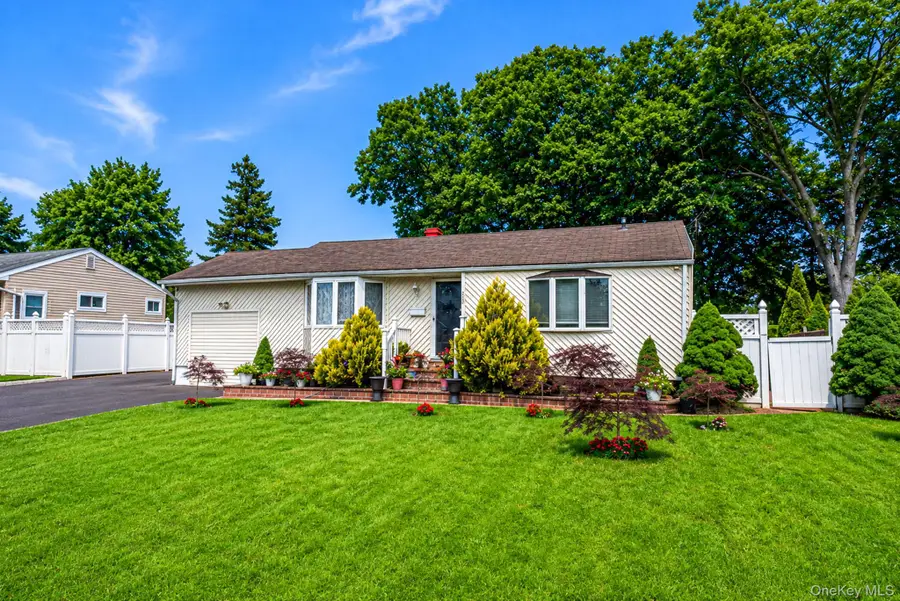 237 Dovecote Lane, Central Islip, NY 11722 - #3