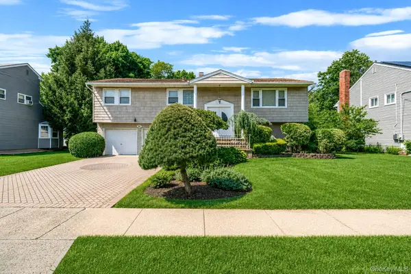 523 Livingston Street, Westbury, NY 11590