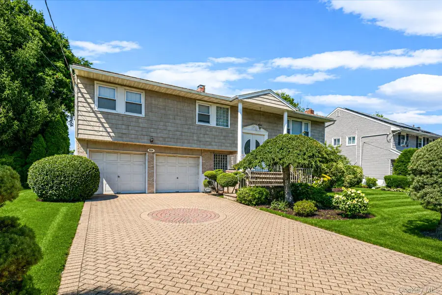 523 Livingston Street, Westbury, NY 11590 - #3