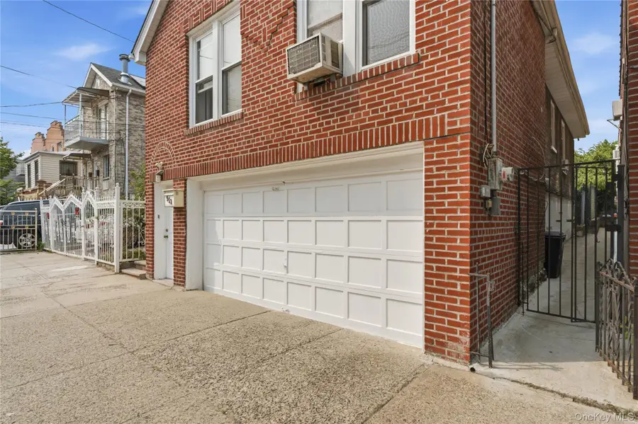 953 E 227th Street, Bronx, NY 10466 - #2