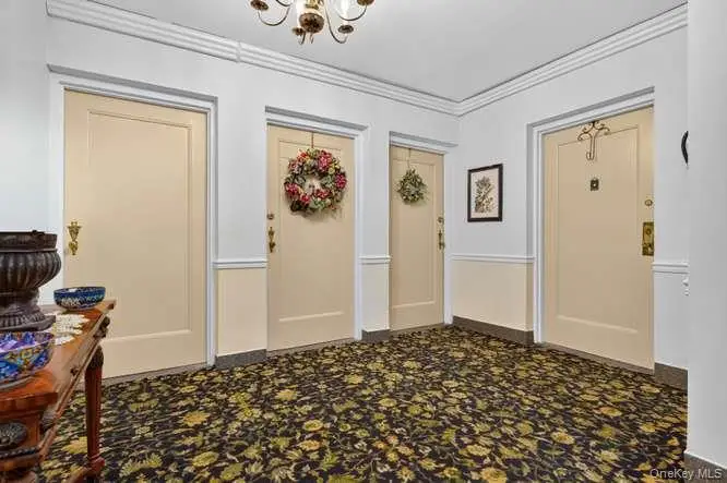 22 Hamilton Place #H3, Garden City, NY 11530 - #2