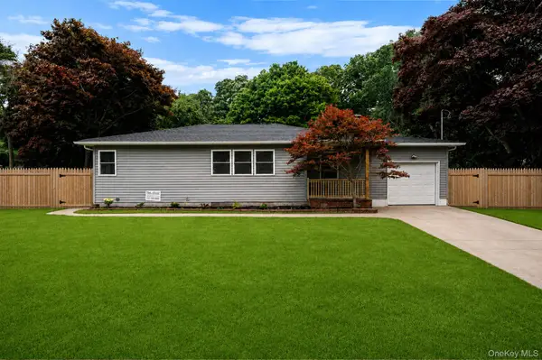11 Mayfield, Mastic Beach, NY 11951