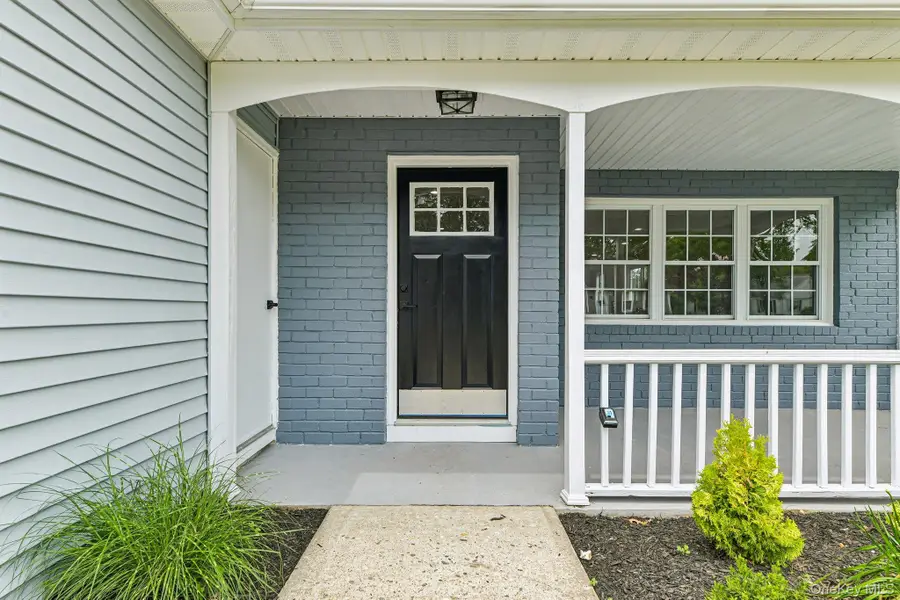 190 Canterbury Drive, Ridge, NY 11961 - #2