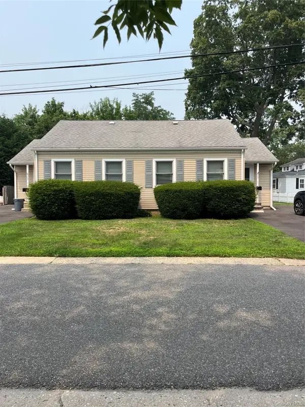15 Cedar Street, Amityville, NY 11701