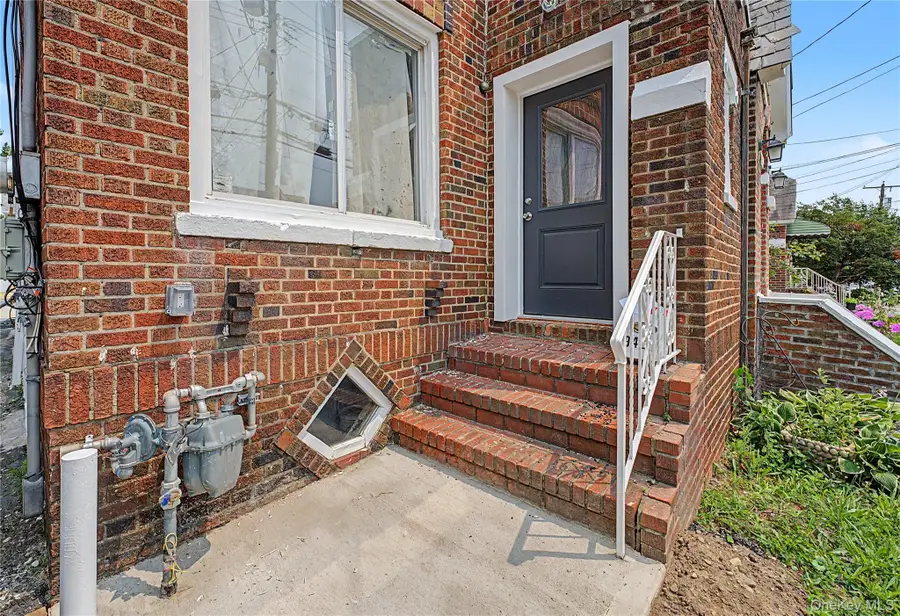 9431 239th Street, Floral Park, NY 11001 - #2