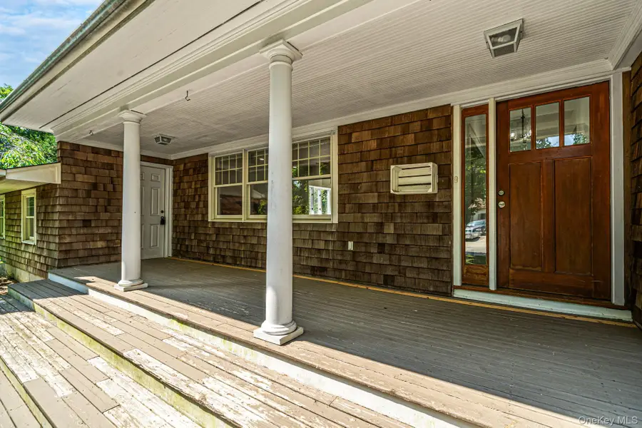 20 Dolphin Way, Riverhead, NY 11901 - #2