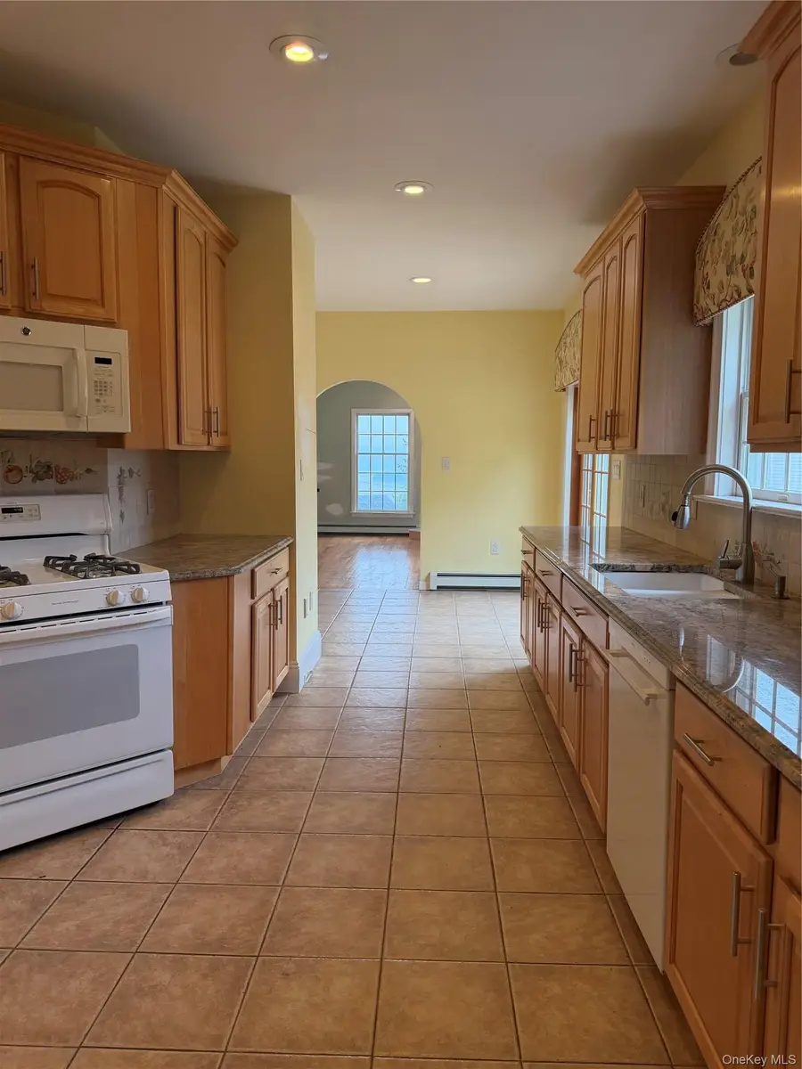 5 Gualtiere Lane, Ossining, NY 10562 - #2