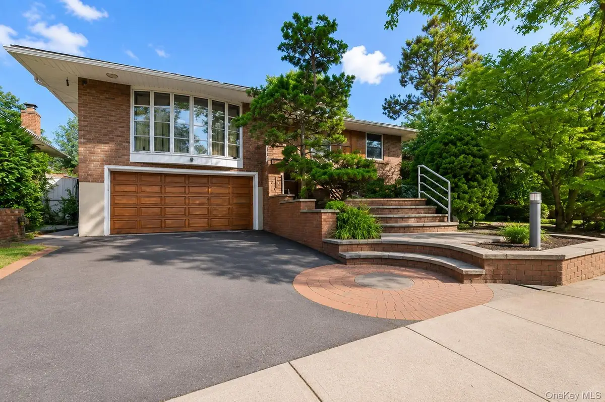 561 Golf Drive, Valley Stream, NY 11581 - #1