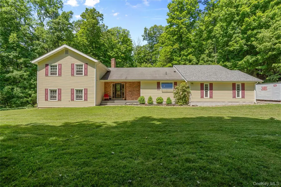 21 Straub Drive, Pleasant Valley, NY 12569 - #2