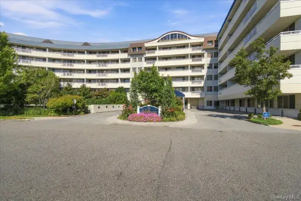 100 Harbor View Drive #651, Port Washington, NY 11050