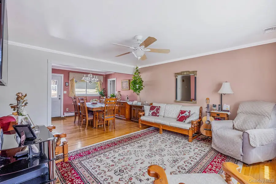 266 Albert Street, Lindenhurst, NY 11757 - #3