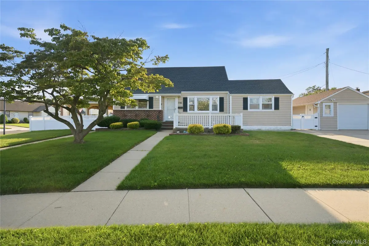 790 Woodside Drive, Wantagh, NY 11793 - #1