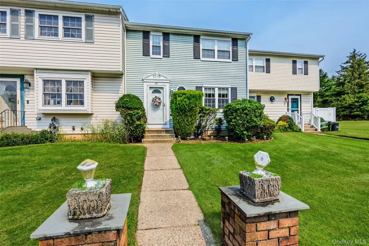 11 Monitor Court, Coram, NY 11727 - #1