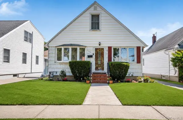 932 Cherry Lane, Floral Park, NY 11001