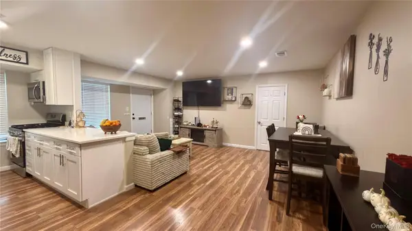 17 Cheyenne Court #17, Coram, NY 11727