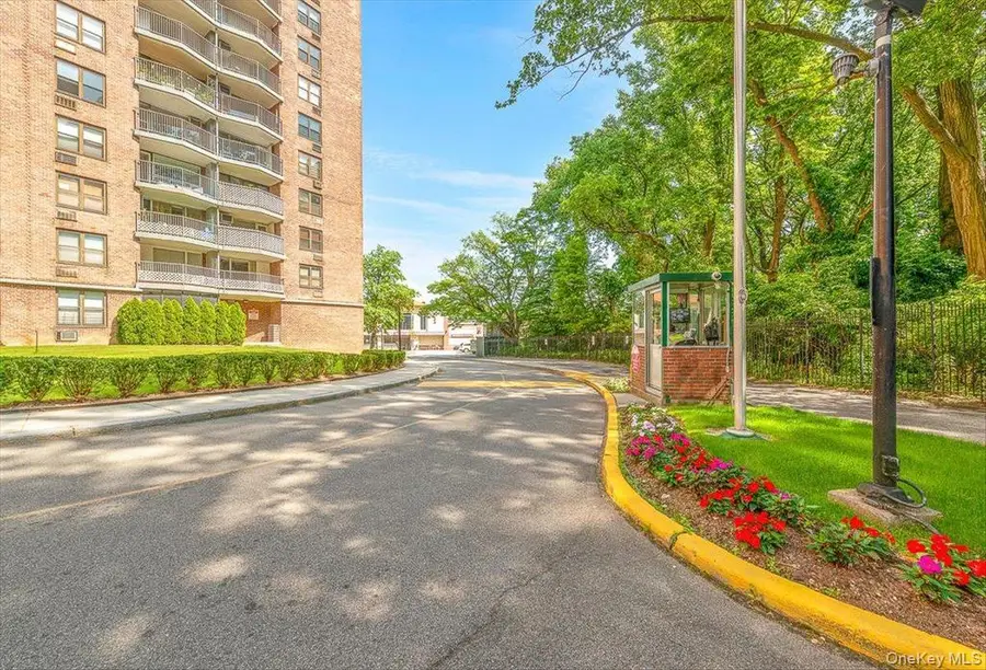 90-60 Union Turnpike #1E, Glendale, NY 11385 - #2