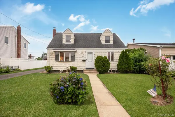 58 S Crescent Drive, Farmingdale, NY 11735