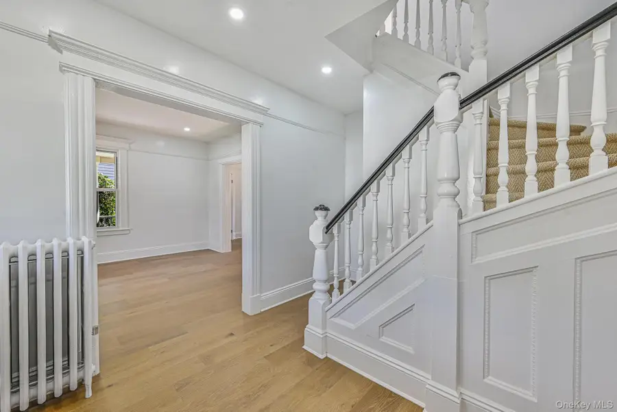 108 N Forest Avenue, Rockville Centre, NY 11570 - #2